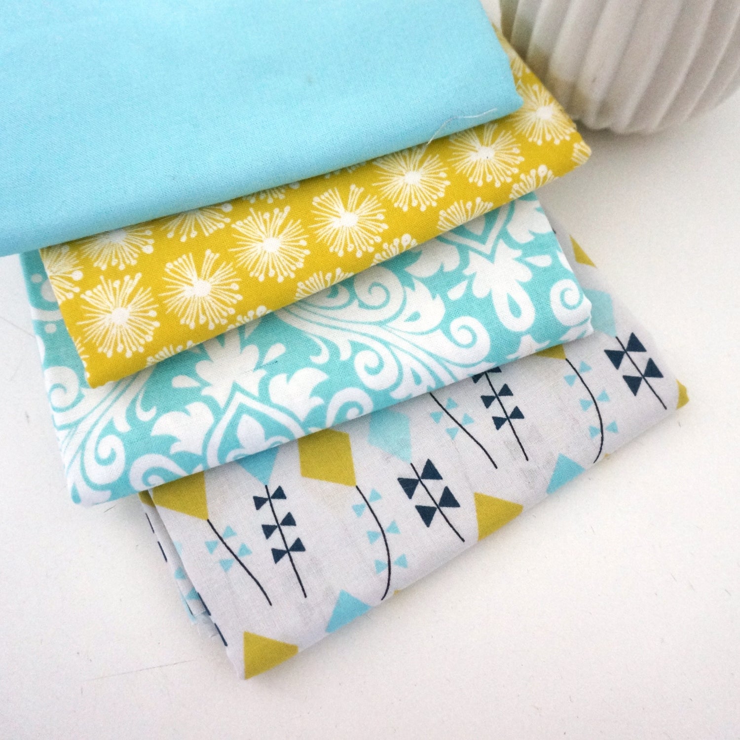 Restepaket Baumwolle, Patchwork, Designerstoffe, Drachen, Burst, Uni