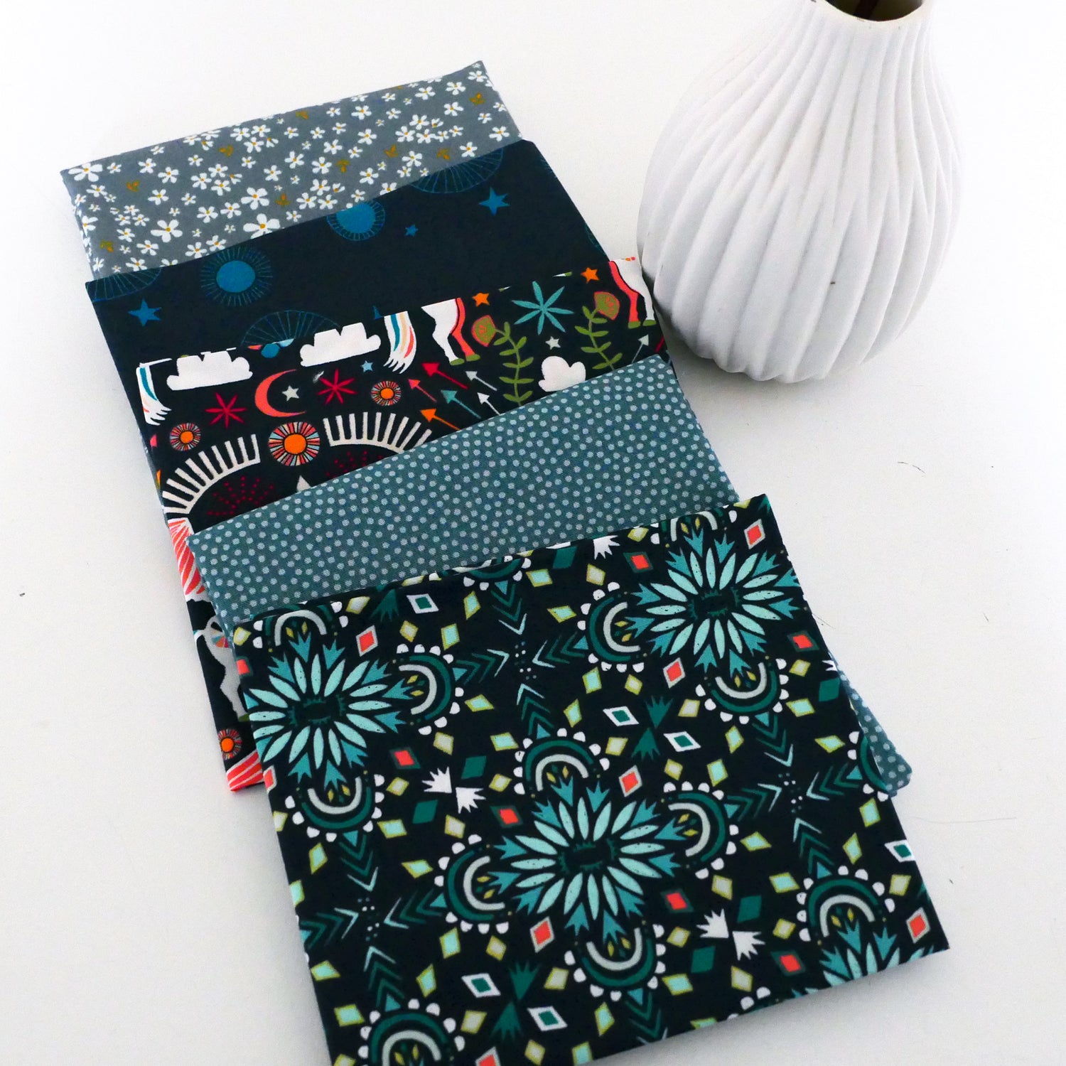 Stoffpaket 5 x Fat Quarter , Art Gallery, Kleckse, Streublumen, Baumwollstoff