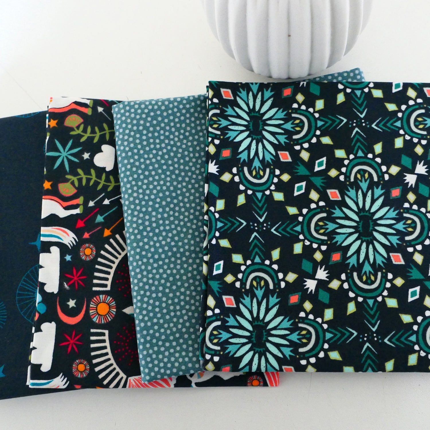 Stoffpaket 5 x Fat Quarter , Art Gallery, Kleckse, Streublumen, Baumwollstoff