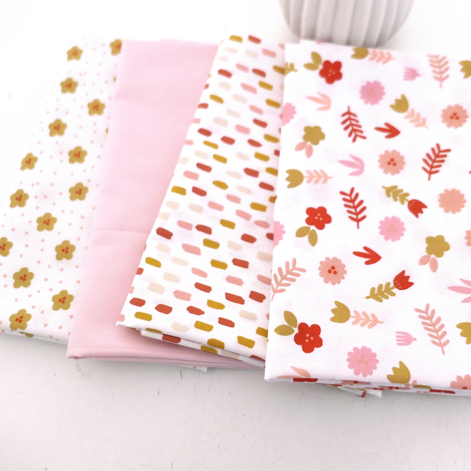Stoffpaket Baumwolle, Streublumen, Pinselstriche, Uni, Patchwork