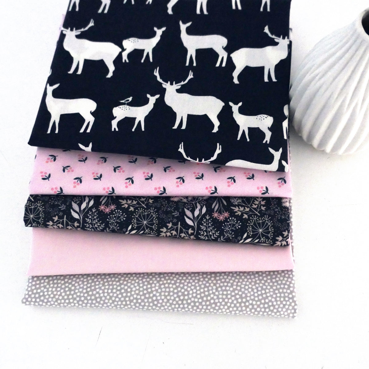 Stoffpaket Baumwolle, 5 farblich passende Designs, Dolden, Punkte, Uni, Patchwork (Kopie)