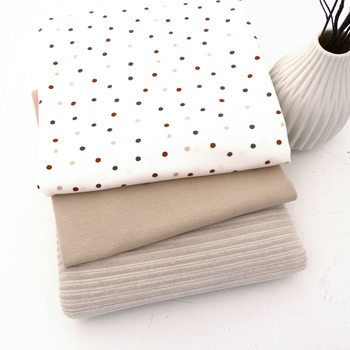 Stoffpaket Jersey, kleine Punkte, Cordjersey und Bündchen Hellbeige