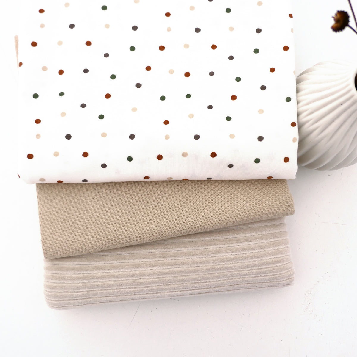 Stoffpaket Jersey, kleine Punkte, Cordjersey und Bündchen Hellbeige