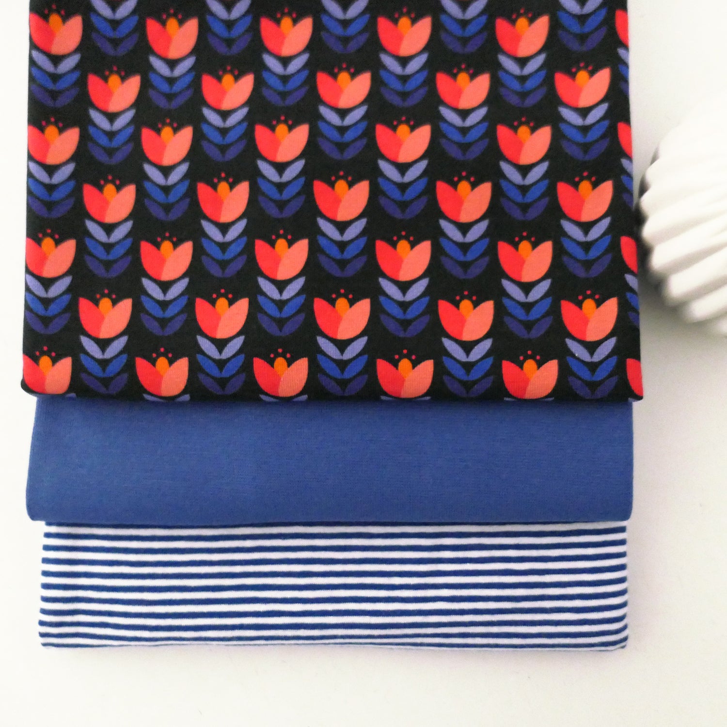 Stoffpaket Jersey, Retro Tulpe, Schwarz, Ringel Royalblau und Bündchen