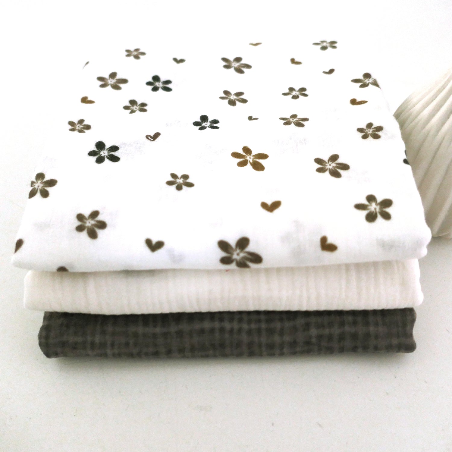 Stoffpaket Musselin, Streublumen, Uni Taupe washed und Uni Natur