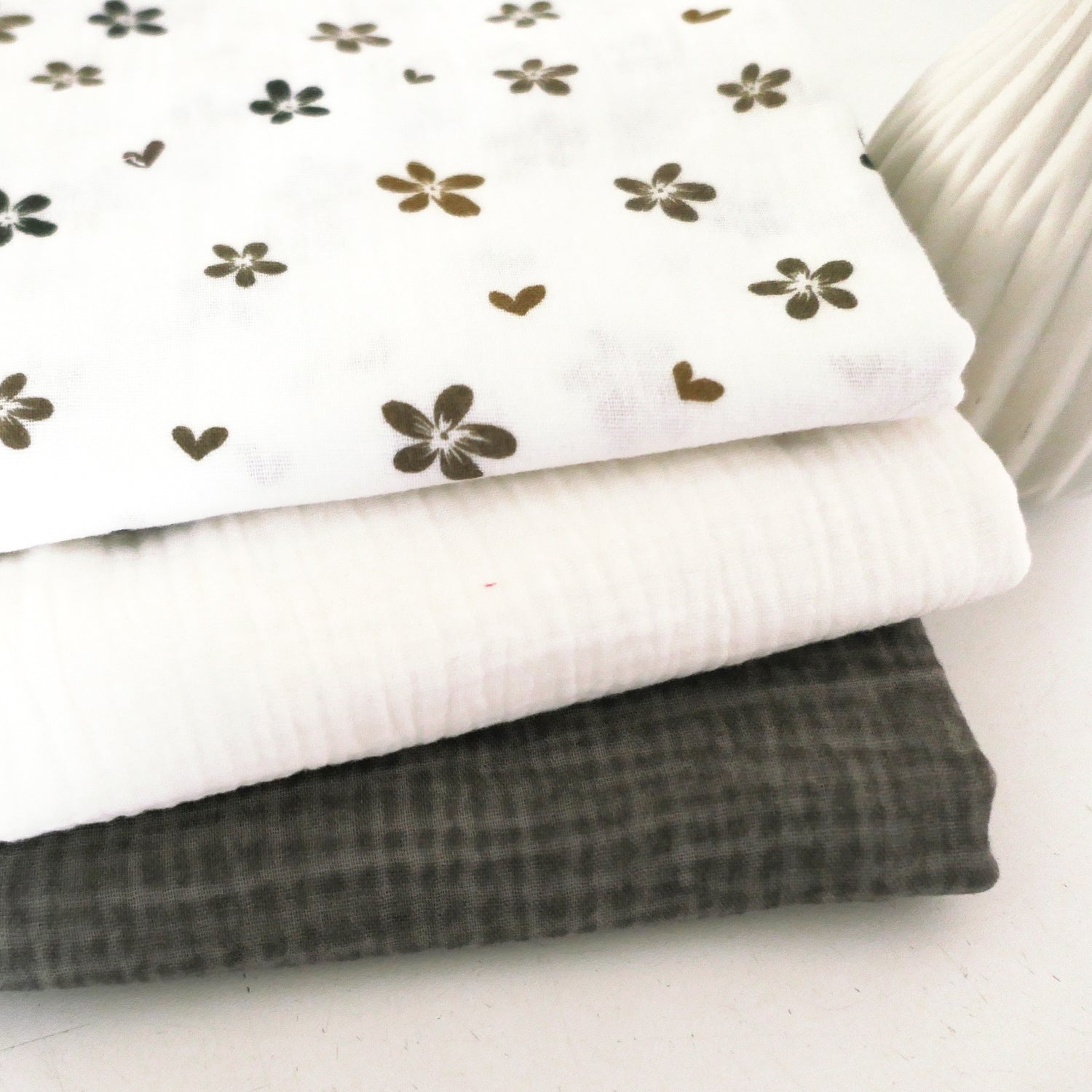 Stoffpaket Musselin, Streublumen, Uni Taupe washed und Uni Natur
