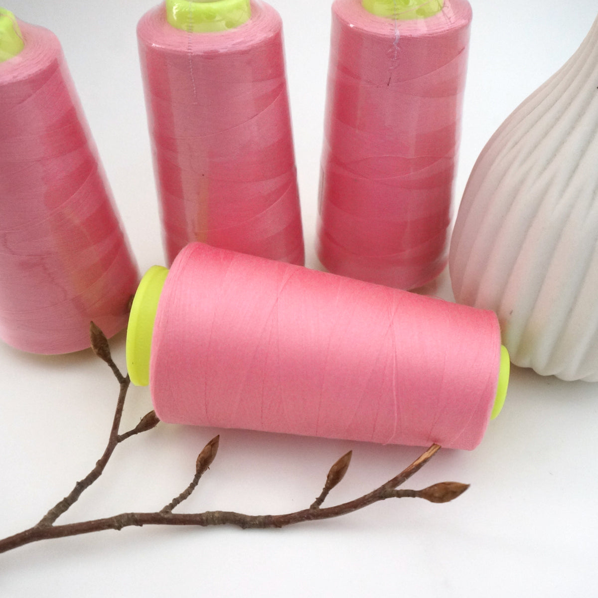 Overlock-Garn, 4 Konen, Pink, Paket, 4 x 3000 Yards