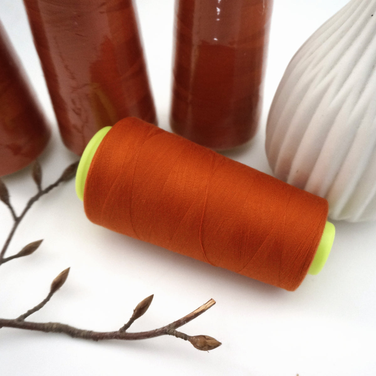 Overlock-Garn, 4 Konen, Pumpkin, Kürbis, Paket, 4 x 3000 Yards