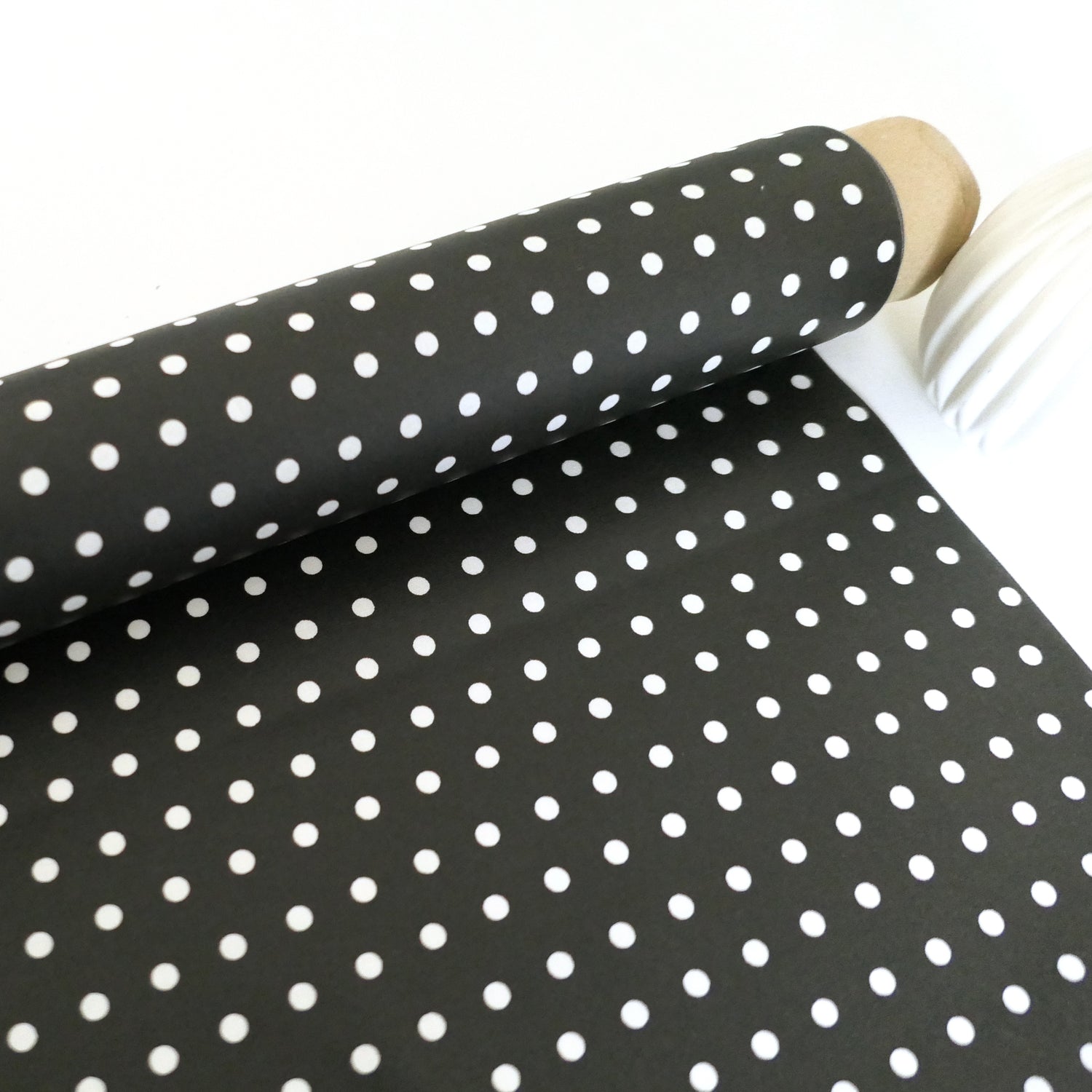 swafing, beschichtete Baumwolle, Leona, Punkte, Schwarz, Meterware